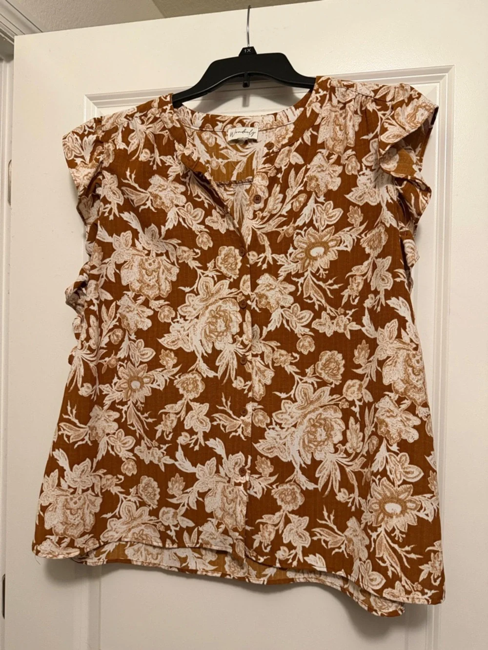 Lot of 5 super cute 2X tops!  No size tags. - Picture 7 of 15